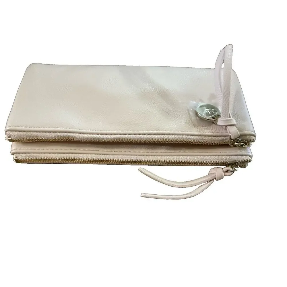 Chloé Paris Blush Pink Leather Zip Wallet Clutch Charm New Condition